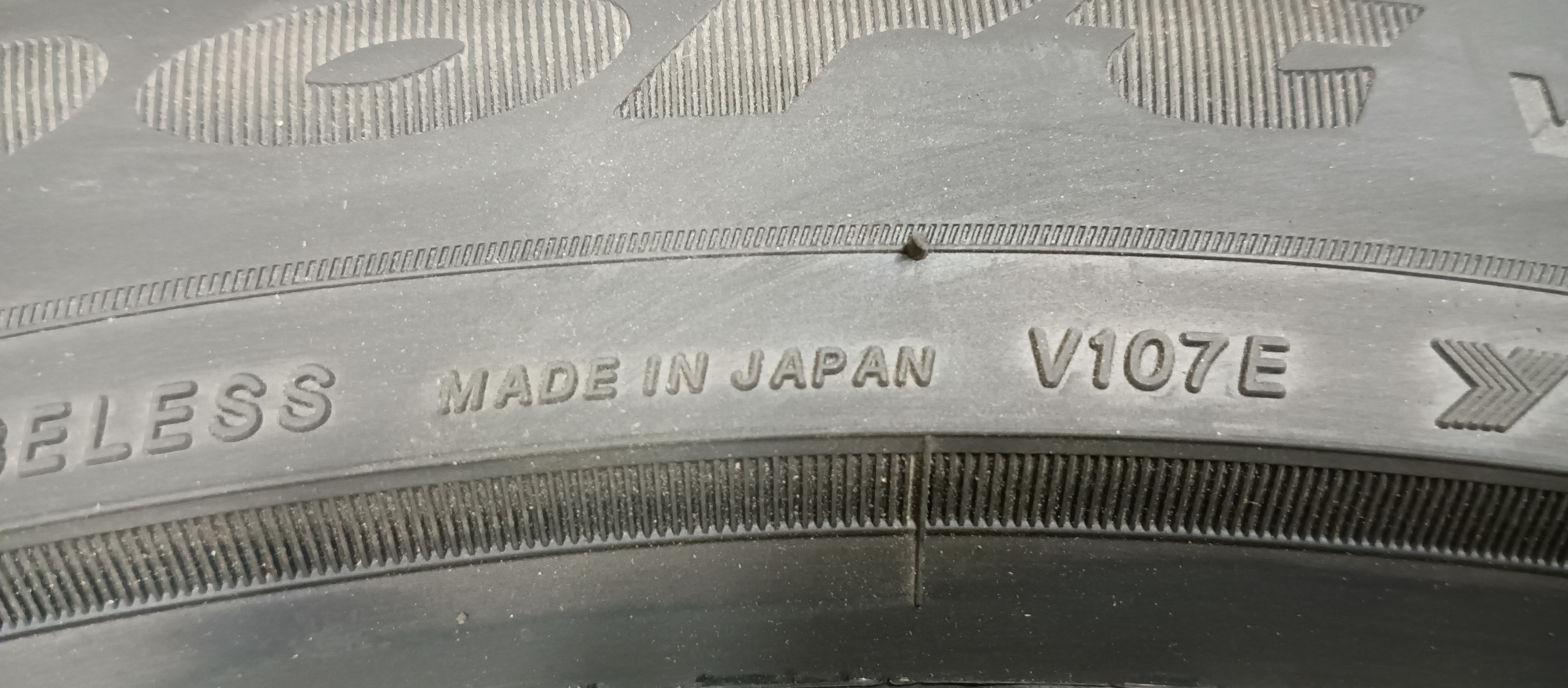 Yokohama Advan Sport V107E 315 35 R21 111Y
