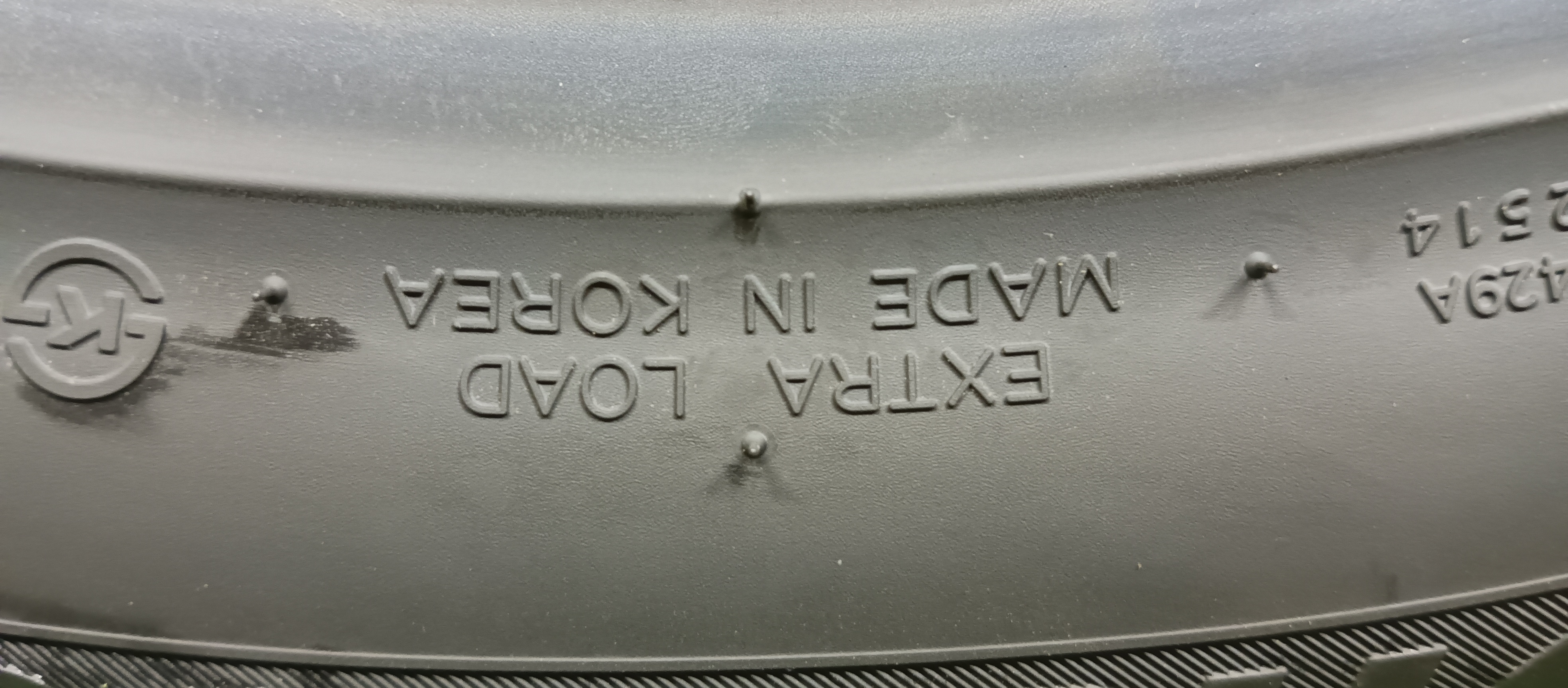 Hankook Winter i*Pike X W429A 235 50 R19 103T