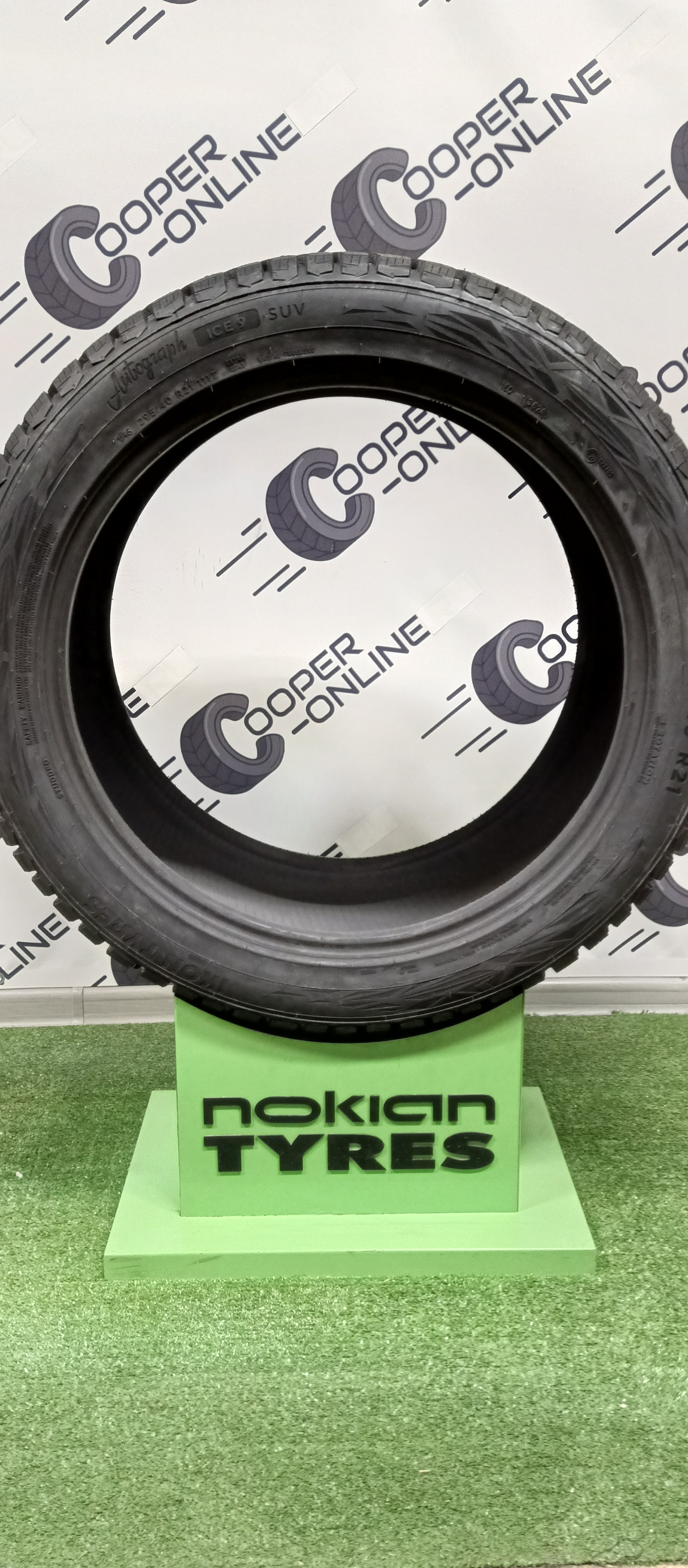 Ikon Tyres Autograph Ice 9 SUV 295 40 R21 111T