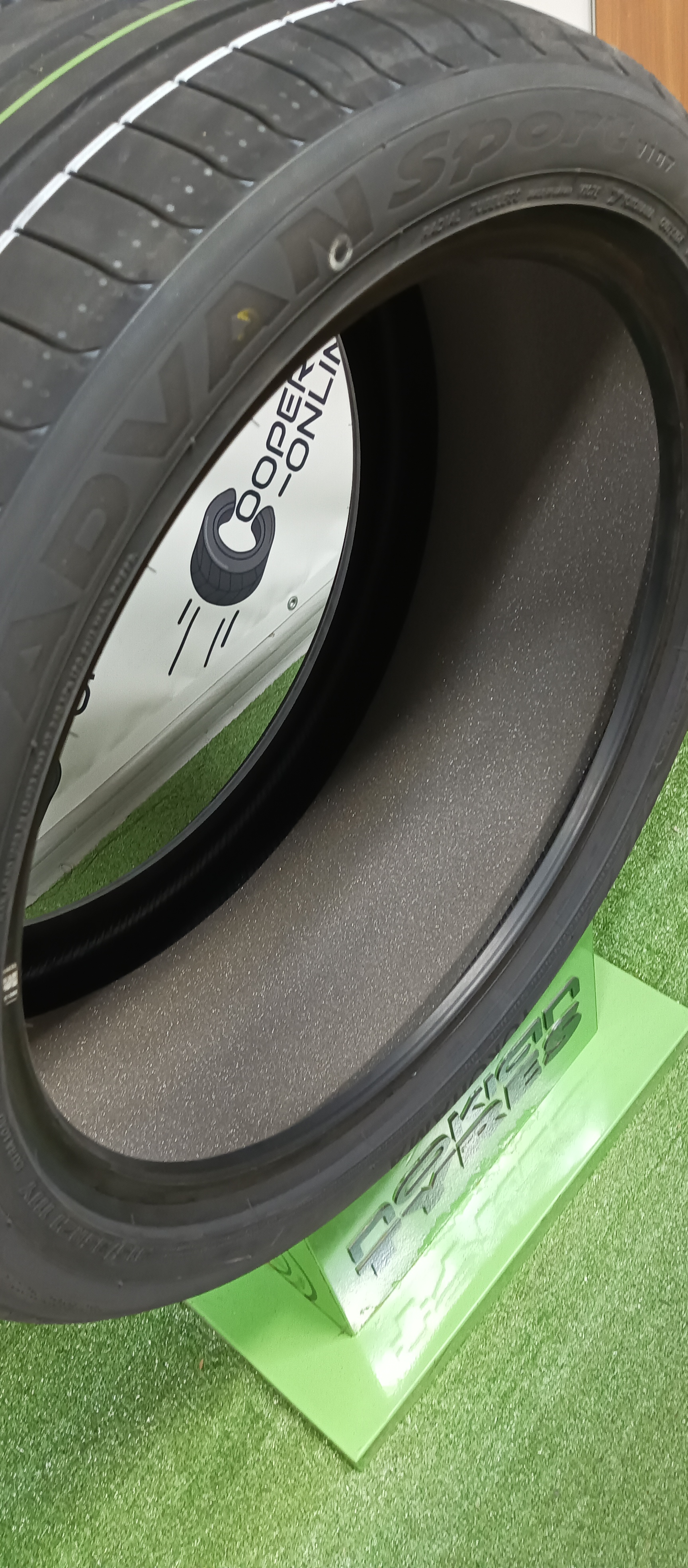 Yokohama Advan Sport V107E 315 35 R21 111Y